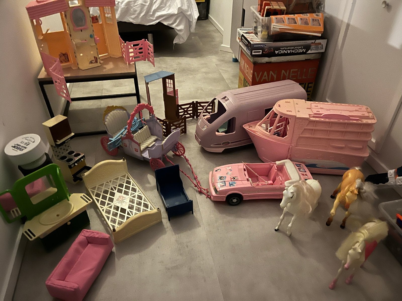 Grote Barbie set met huis, auto's, paarden en meer!, Ophalen of Verzenden, Gebruikt, Barbie