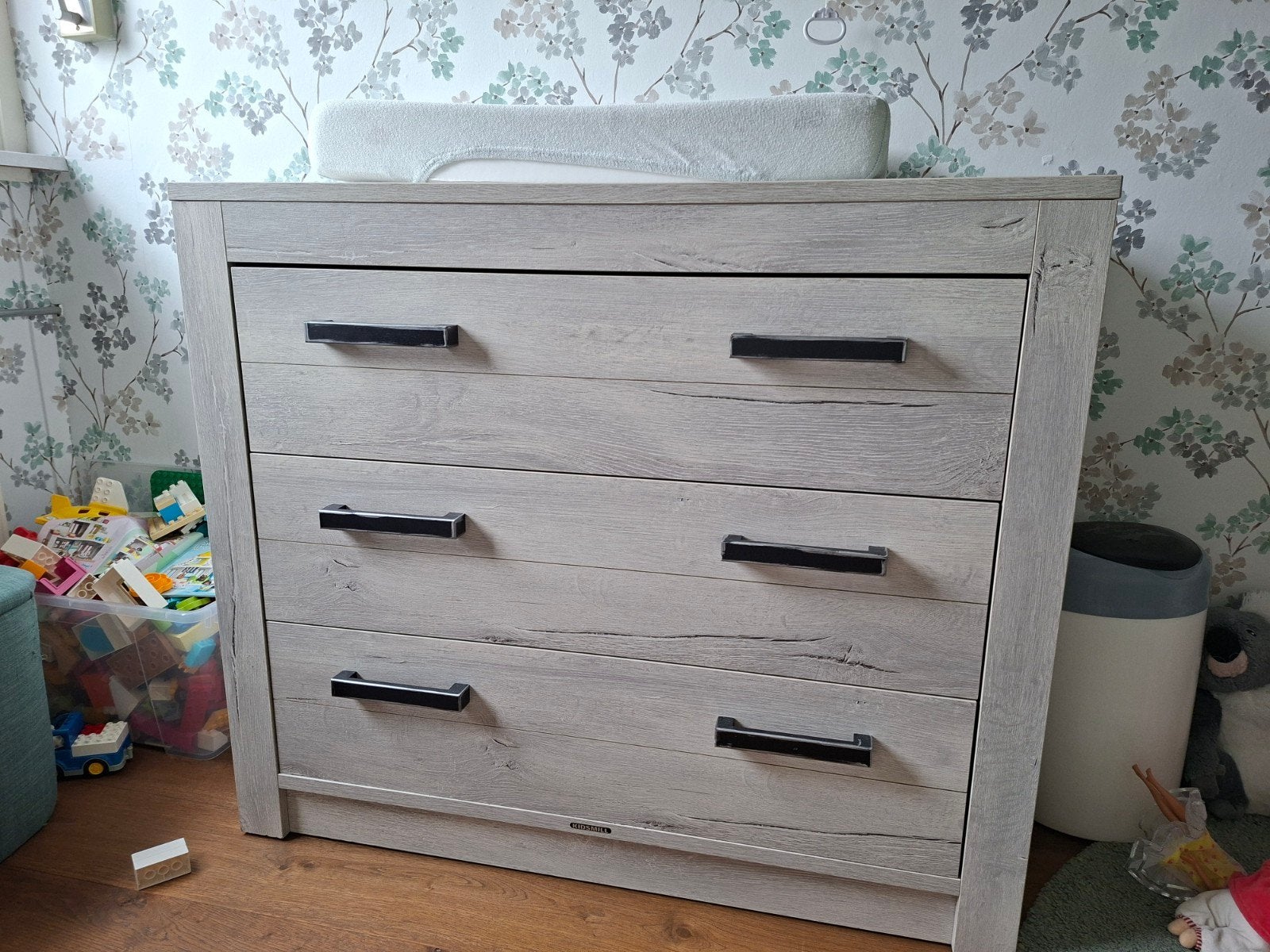 Ledikant 70x140 (ook als peuterbed) met commode, Kinderen en Baby's, Ophalen, Gebruikt, 70 tot 85 cm, 140 tot 160 cm