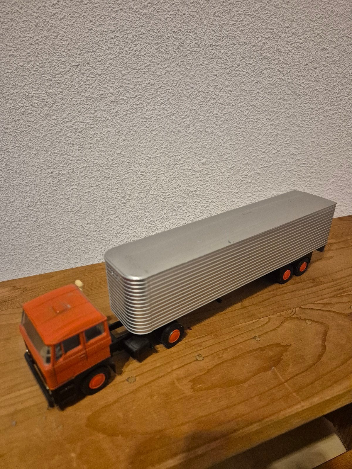 Lion car Daf trekker met grijze eurotrailer., Hobby en Vrije tijd, Ophalen of Verzenden