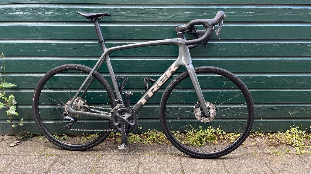 Trek Émonda SL 6 Disc (2022) | Maat 60 | Carbon, 28 inch, Carbon, Heren, Zo goed als nieuw