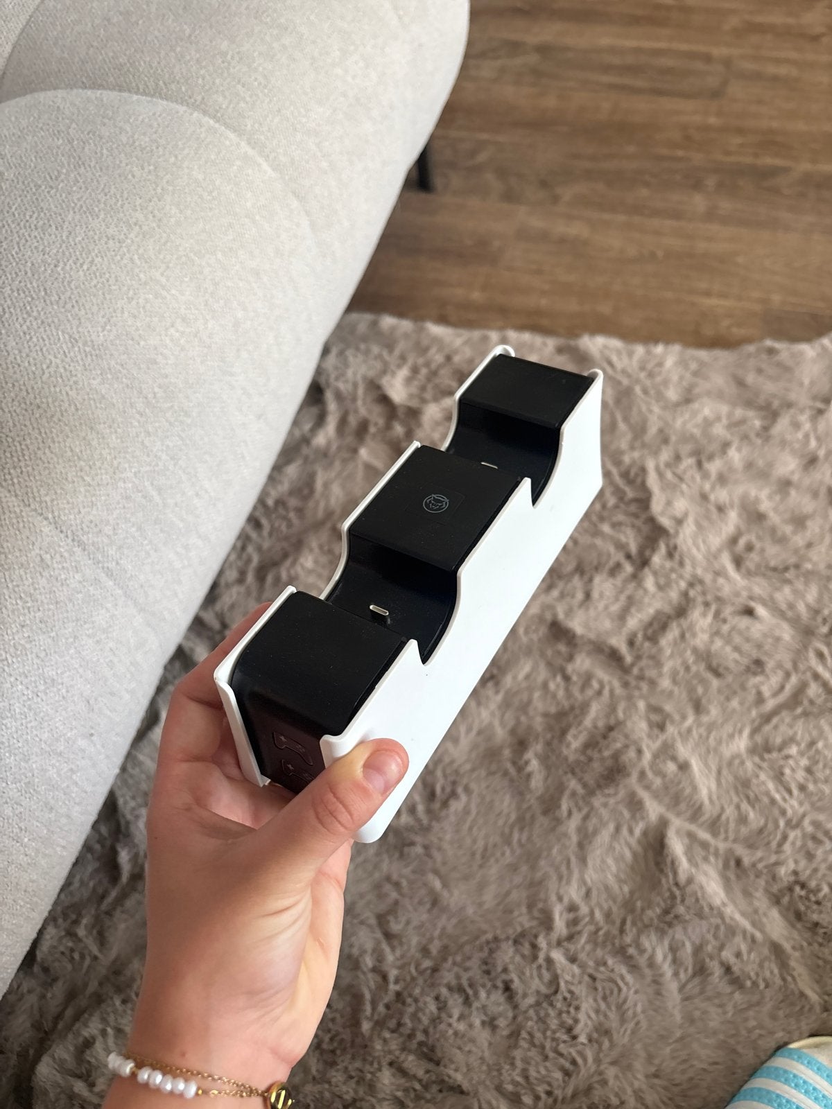 PS5 DualSense Oplaadstation voor 2 controllers, Ophalen, Zo goed als nieuw, Voeding, Oplader of Kabel, PlayStation 5