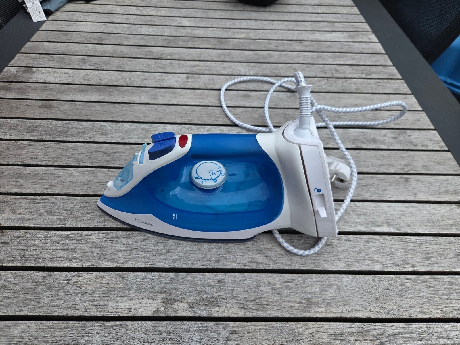 Blokker Strijkijzer BL-27002 - 2200W, Ophalen of Verzenden, Gebruikt, Strijkijzer met snoer