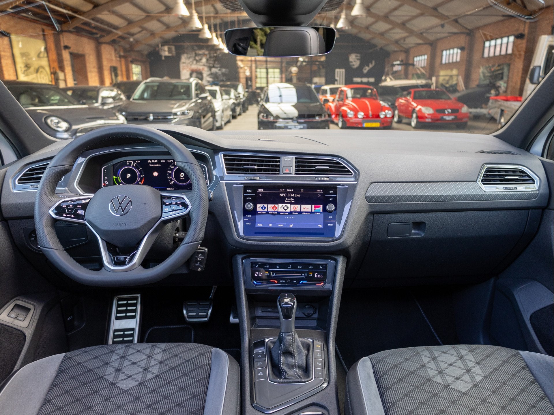 Volkswagen Tiguan 1.4 TSI eHybrid R-Line Business+ *Pano | I, Dealer onderhouden, Adaptive Cruise Control, Wit, Hybride Elektrisch/Benzine