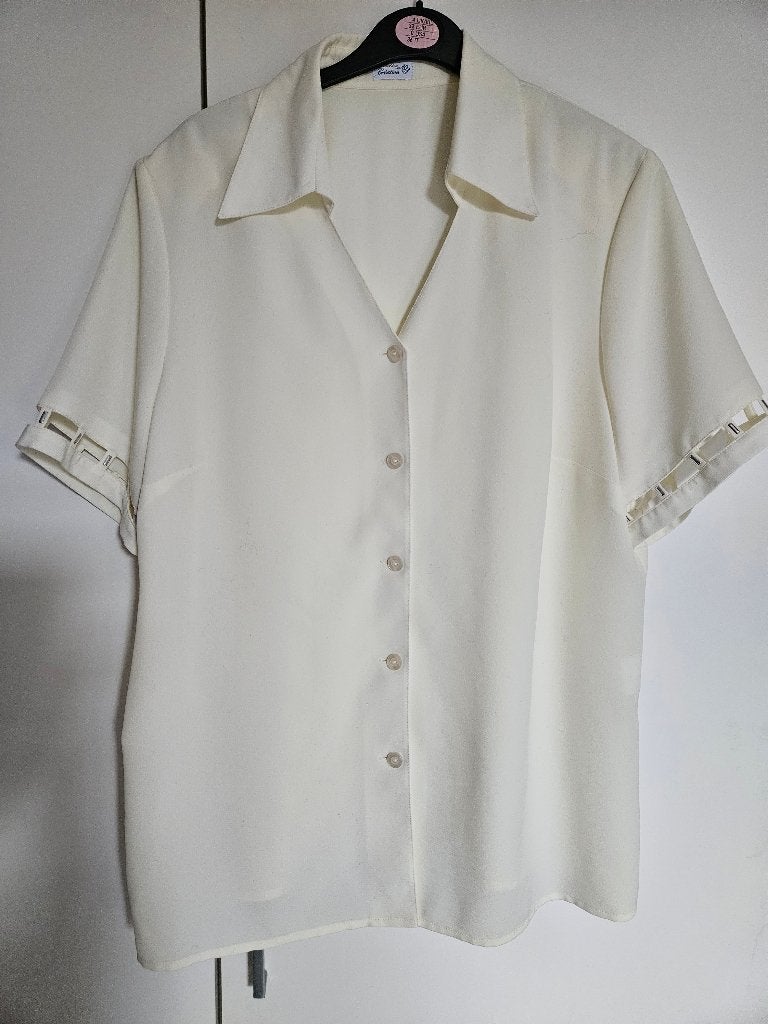 Creme blouse met aparte mouw L, Ophalen of Verzenden, Zo goed als nieuw, Maat 42/44 (L), Wit