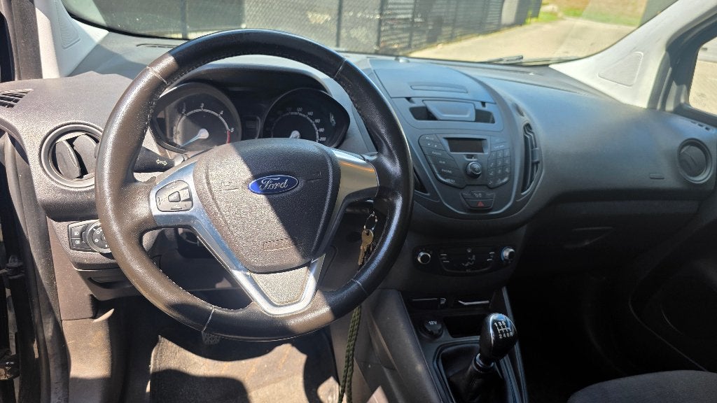 Ford Transit Courier 1.5 TDCi – nette bedrijfswagen (MARGE), Voorwielaandrijving, Stof, 74 pk, Zwart