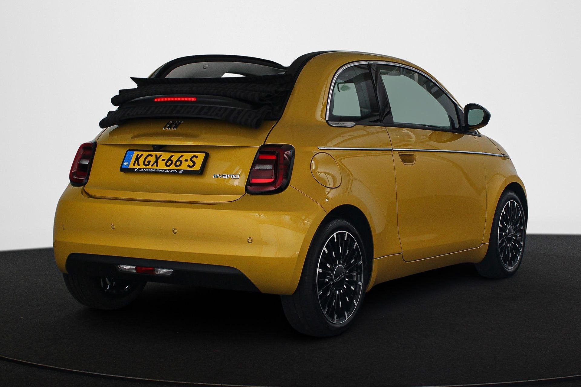 Fiat 500 C 1.0 Hybrid La Prima Cabrio Camera LED Stoelverwar, Auto's, Gebruikt, Euro 6, Cabriolet, 4 stoelen