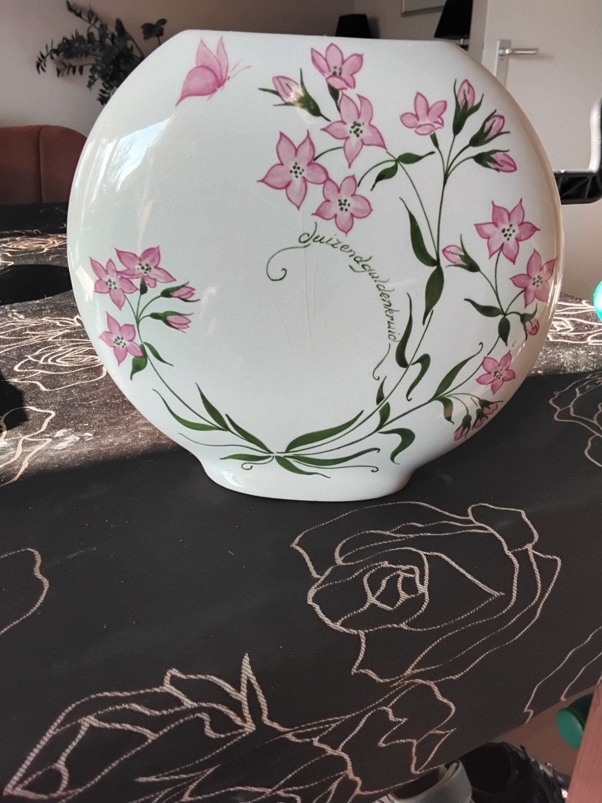 Handgeschilderde Regina Delfts vaas - Duizendschoon, Antiek en Kunst, Ophalen of Verzenden