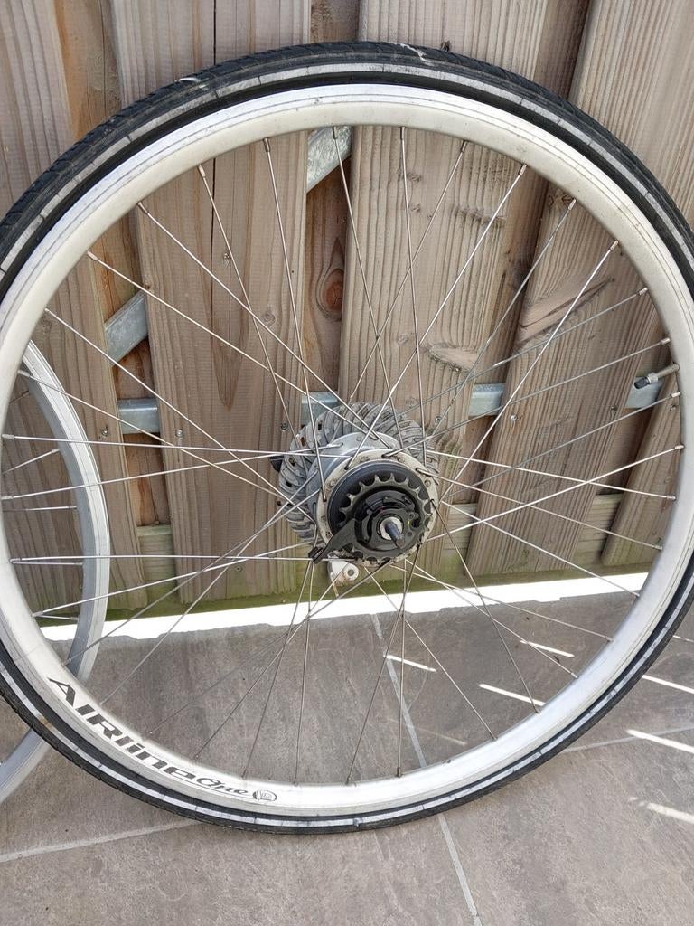 Set van 2x 28 inch wielen met Nexus 8 versnellingen, Gebruikt, Elektrische fiets, Aluminium, Shimano