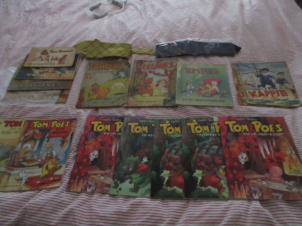 Stripboeken bommel en Tom Poes met 2 dassen, Gelezen, Marten Toonder, Ophalen of Verzenden, Meerdere stripboeken