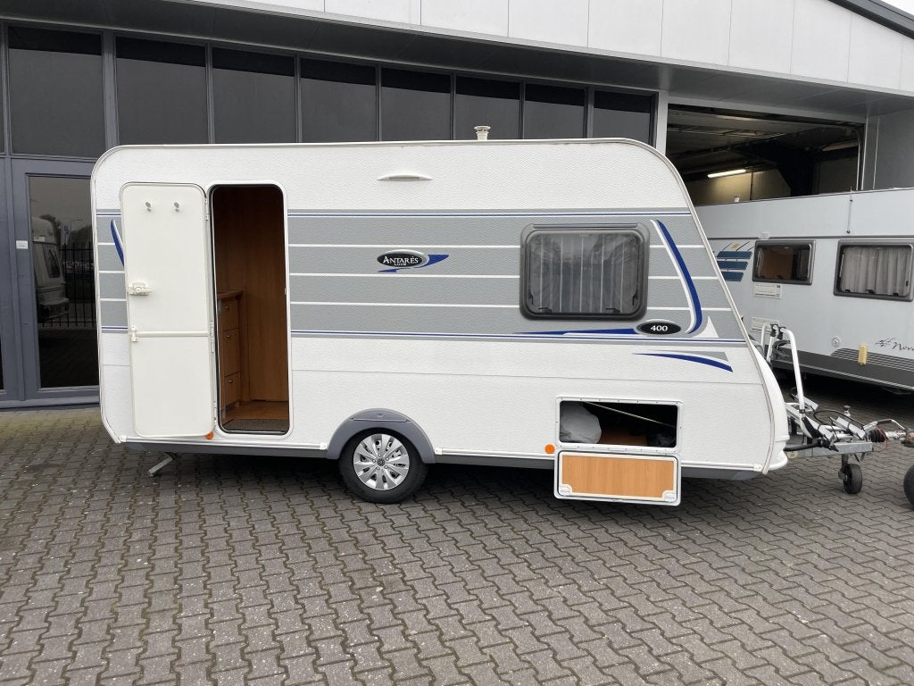 Caravelair Antares Luxe 400 Bed + Zit + WC 797KG Leeg !!, Caravans en Kamperen, Caravans, Schokbreker, Bedrijf, Treinzit, 750 - 1000 kg