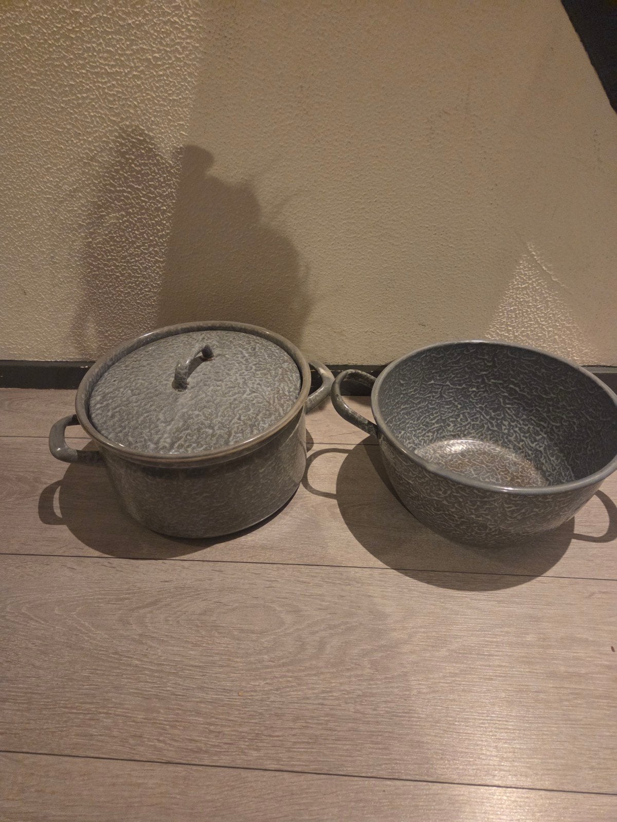 2 Grote Emaille grijs gewolkte pannen, Ophalen of Verzenden