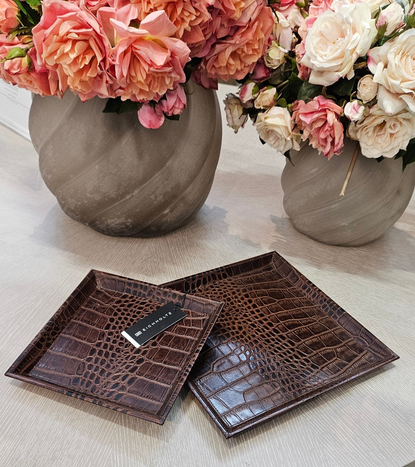 EICHHOLTZ NIEUW Desk Tray Scaleo Croco Embossed 23x23x2 cm, Leer, Nieuw, Ophalen of Verzenden, Modern