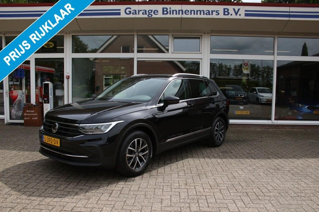 Volkswagen TIGUAN 1.5 TSI Life  Business, Automaat, Adp crui, 1441 kg, Euro 6, 4 cilinders, Zwart