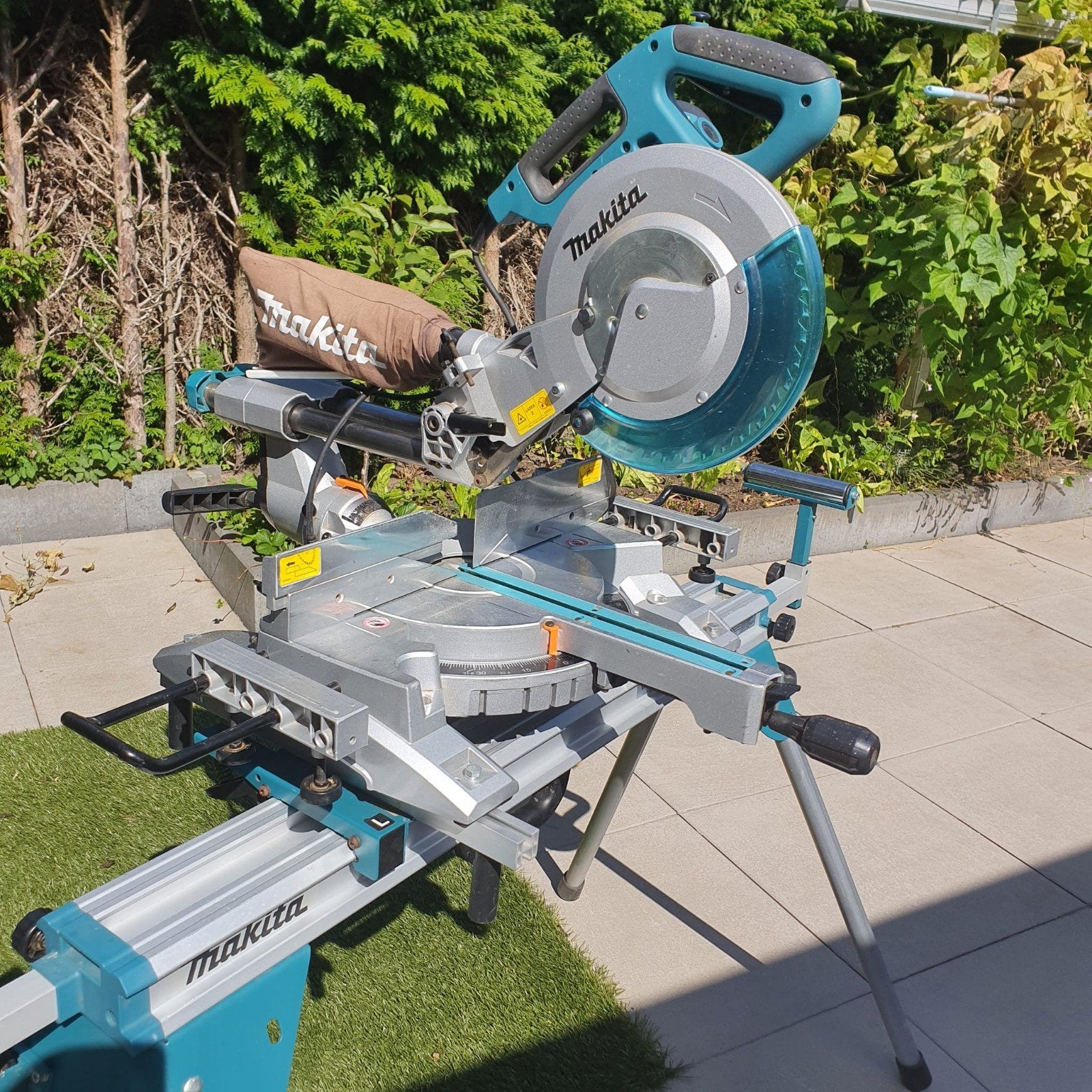 afkortzaag Makita, Ophalen, 1200 watt of meer, Afkortzaag, 70 mm of meer