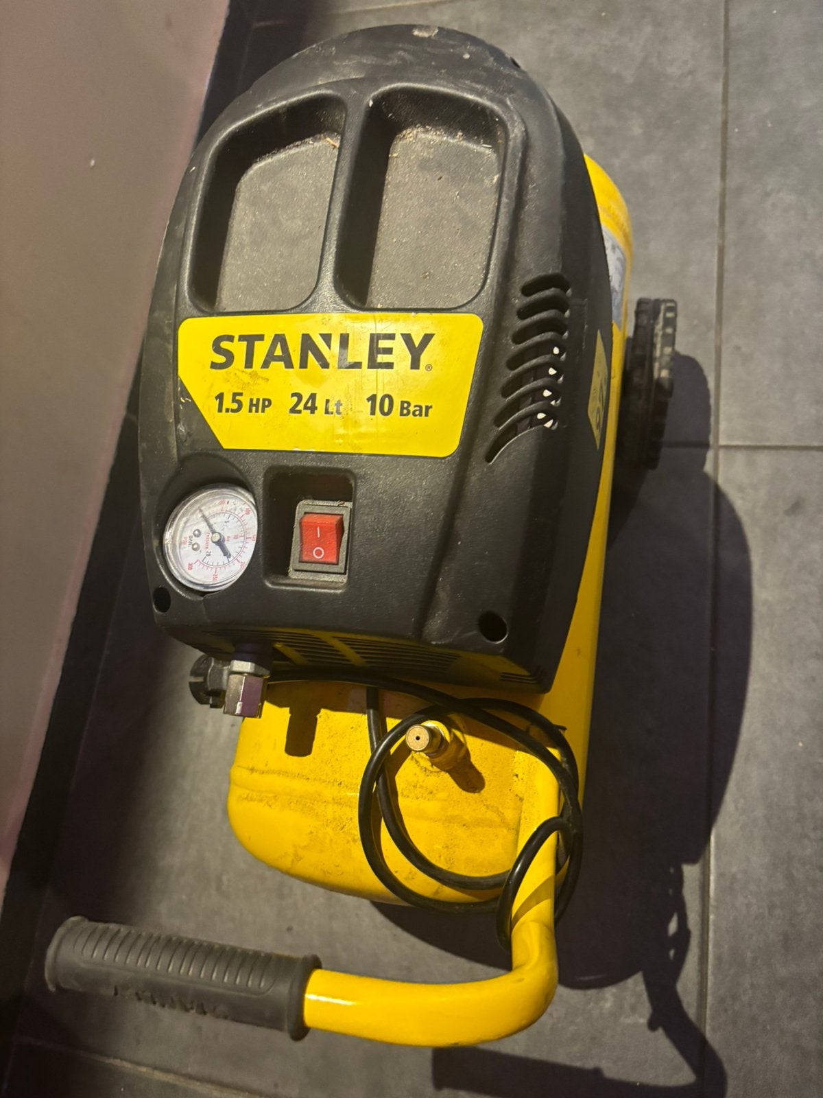 Stanley compressor 1.5 hp 25L 10 Bar 97DB, Ophalen of Verzenden, Gebruikt, Benzine