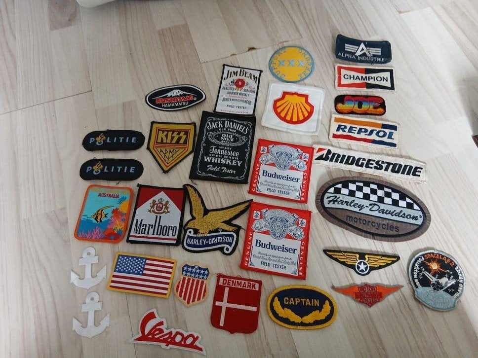 31 Stuks Diverse vintage Patches / Applicaties /emblemen, Ophalen of Verzenden, Nieuw, Overige applicaties