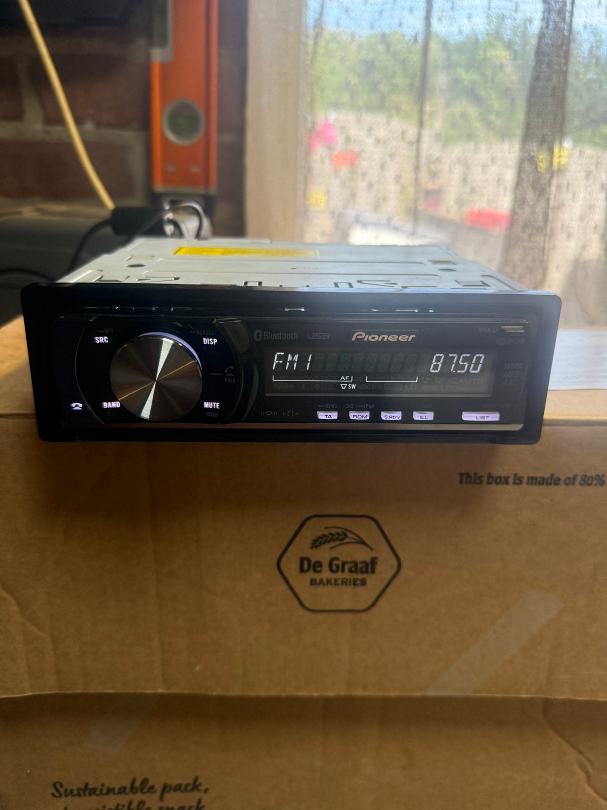 Te koop pioneer deh-p700bt compleet met Bluetooth en usb, Auto diversen, Ophalen of Verzenden, Zo goed als nieuw
