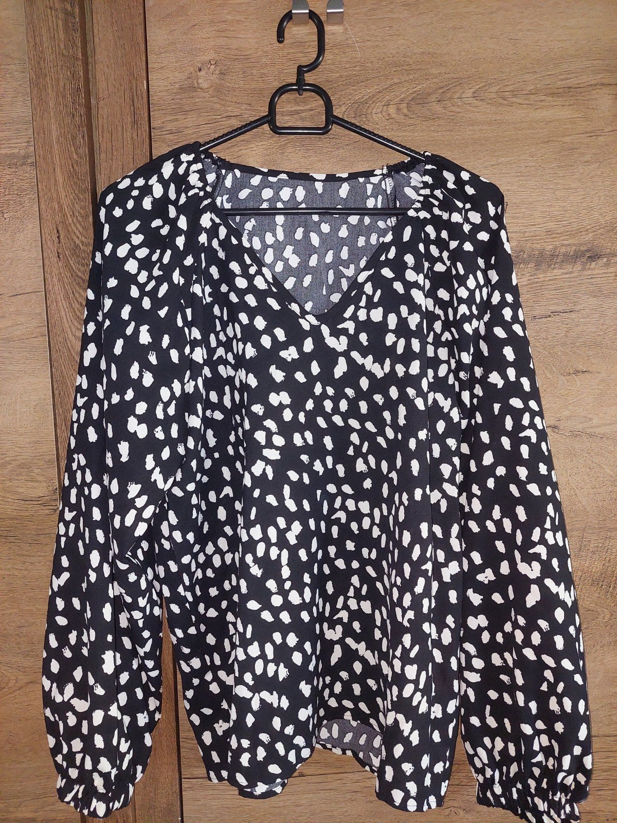 Zwarte blouse met witte stippen, maat M, Maat 38/40 (M), Zwart, Ophalen of Verzenden, Onbekend