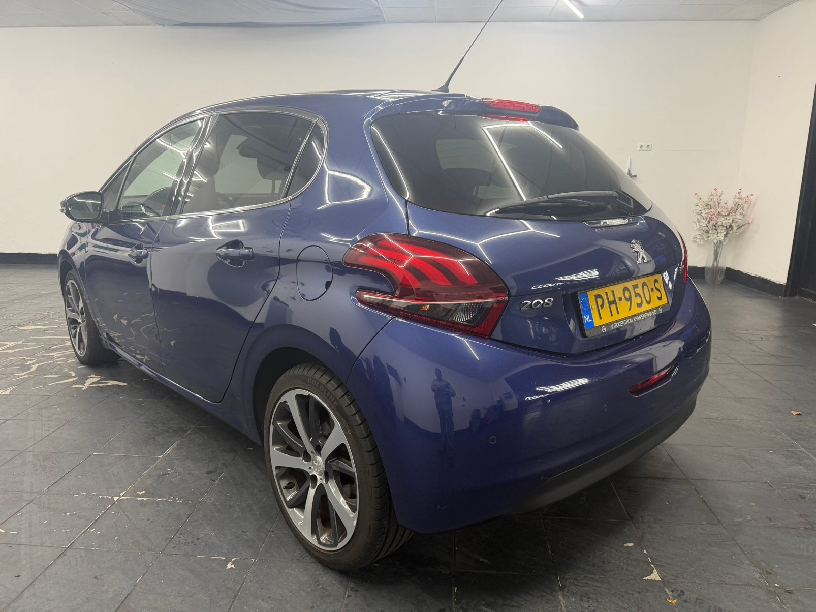 Foto 8 van Peugeot 208 1.2 VTI 81KW/110PK 5-D 2017 bezorgen mogelijk!!