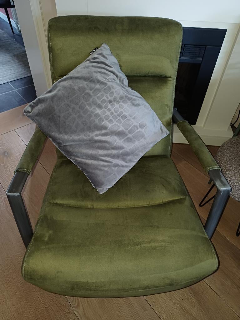 Twee zeer nette groene fauteuils  met metalen frame, Huis en Inrichting, Fauteuils, Ophalen, Gebruikt, 75 tot 100 cm, 50 tot 75 cm