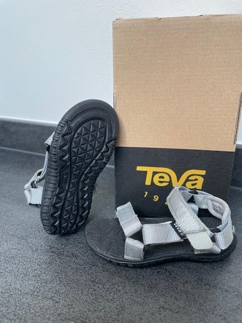 30% korting Sandaal Teva Hurricane 3 Silver Metalic maat 20, Teva, Kloosterstraat 29, Schoenen, Nieuw