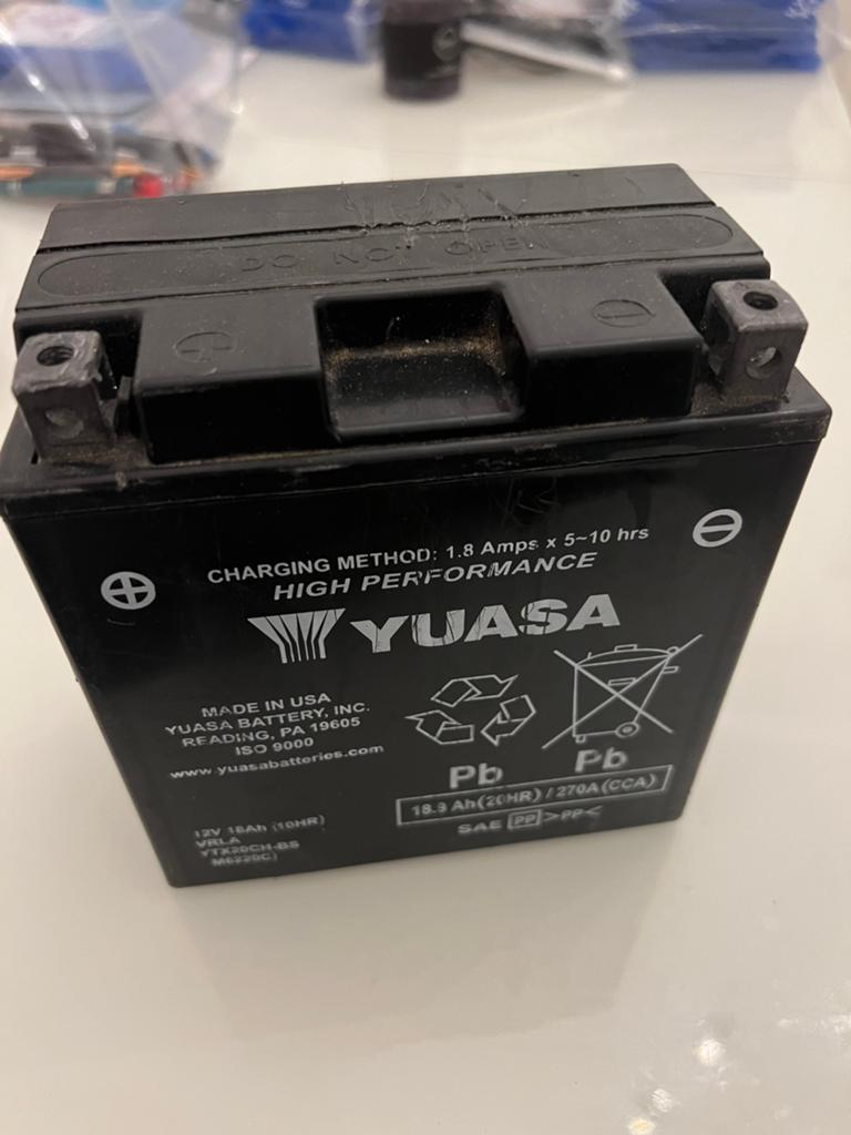 Yuasa YTX20CH-BS Motoraccu – Defect / oud lood of onderdelen, Motoren, Ophalen, Gebruikt
