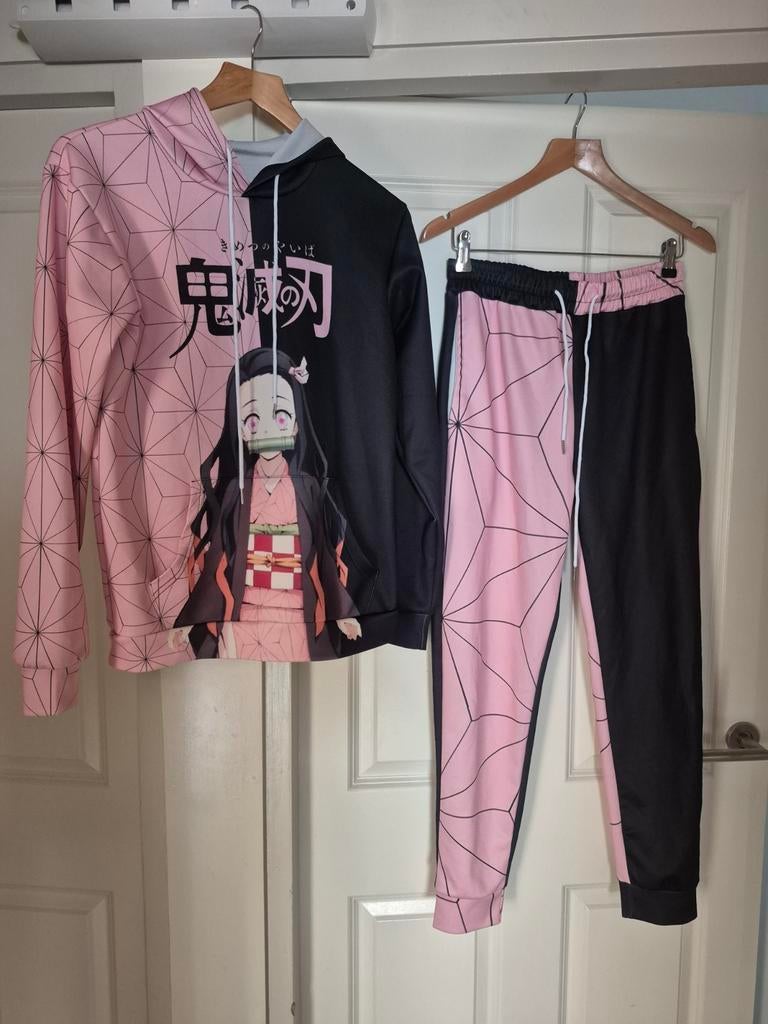 Demon slayer huispak trainingspak joggingpak 158 164 roze zw, Ophalen of Verzenden, Zo goed als nieuw, Demon slayer, Meisje