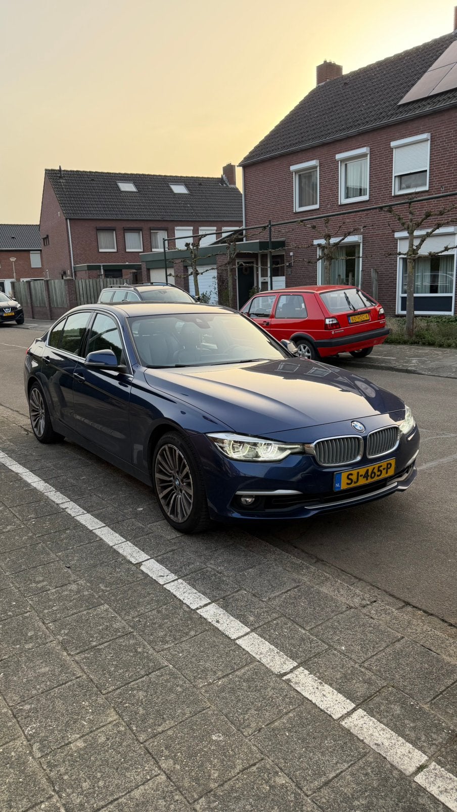 BMW 318i Automaat – Dealer onderhouden, Automaat, Blauw, 75 €/maand, 19 km/l