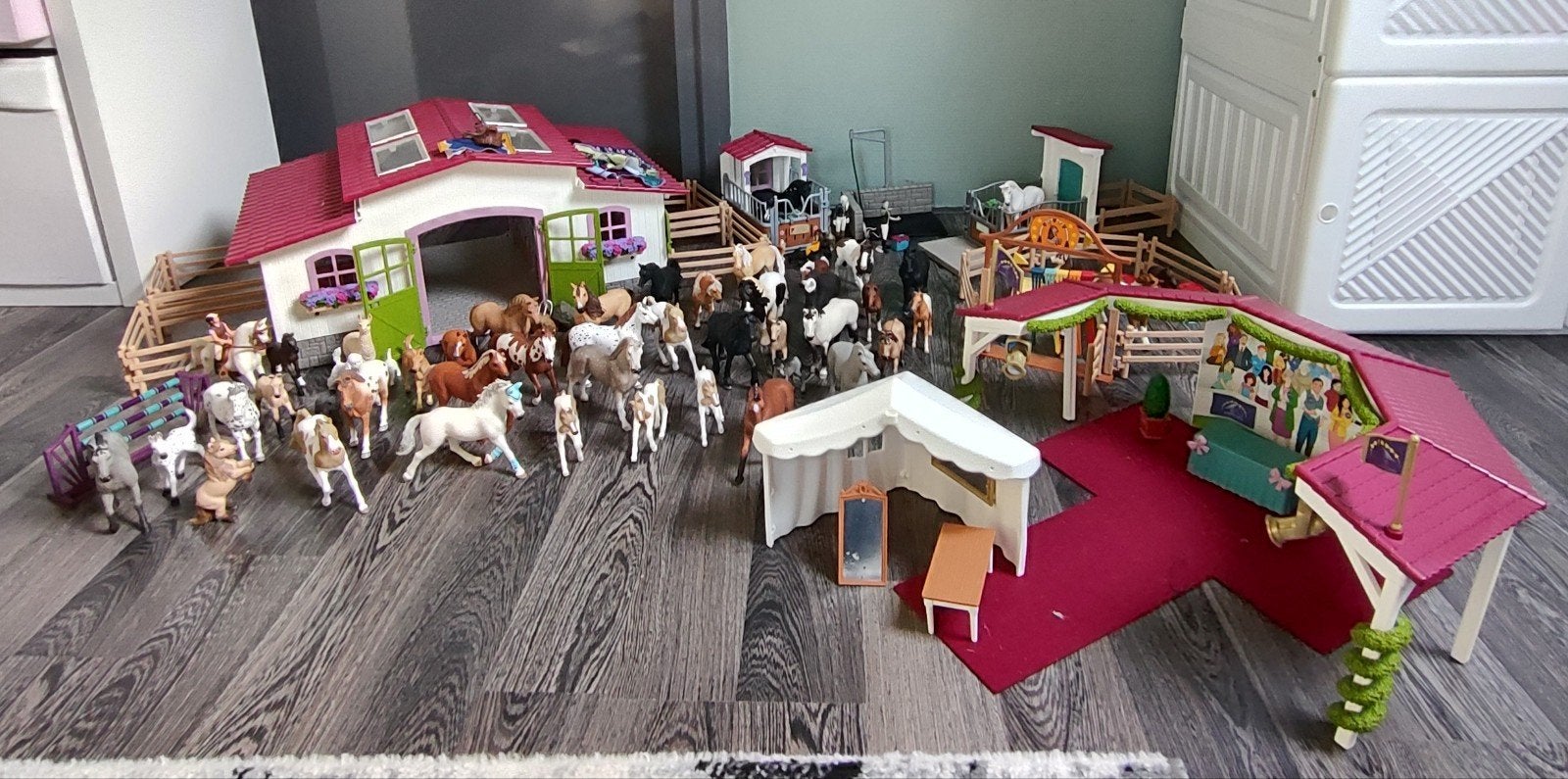 Sleich set paarden + stal, Ophalen, Zo goed als nieuw