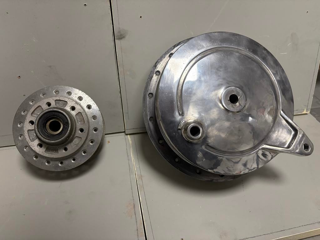 Yamaha XV 750 Voorwielnaaf en Achterremnaaf, Verzenden, Gebruikt