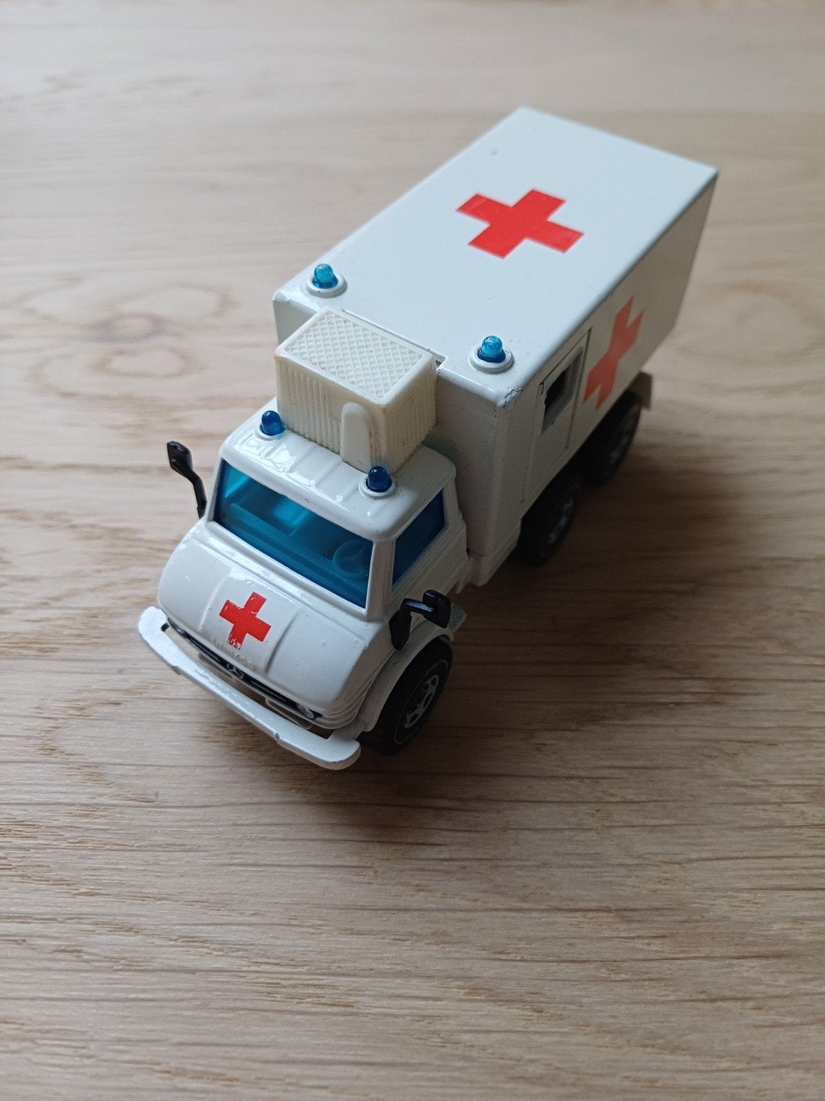 Siku Mercedes-Benz Unimog, Verzenden, Zo goed als nieuw, Bus of Vrachtwagen, SIKU