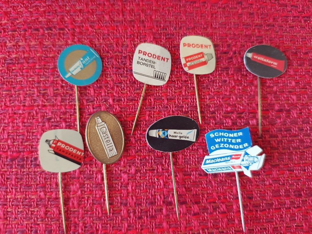 Oude speldjes Tandpasta merken, Verzamelen, Ophalen of Verzenden, Gebruikt, Merk, Speldje of Pin