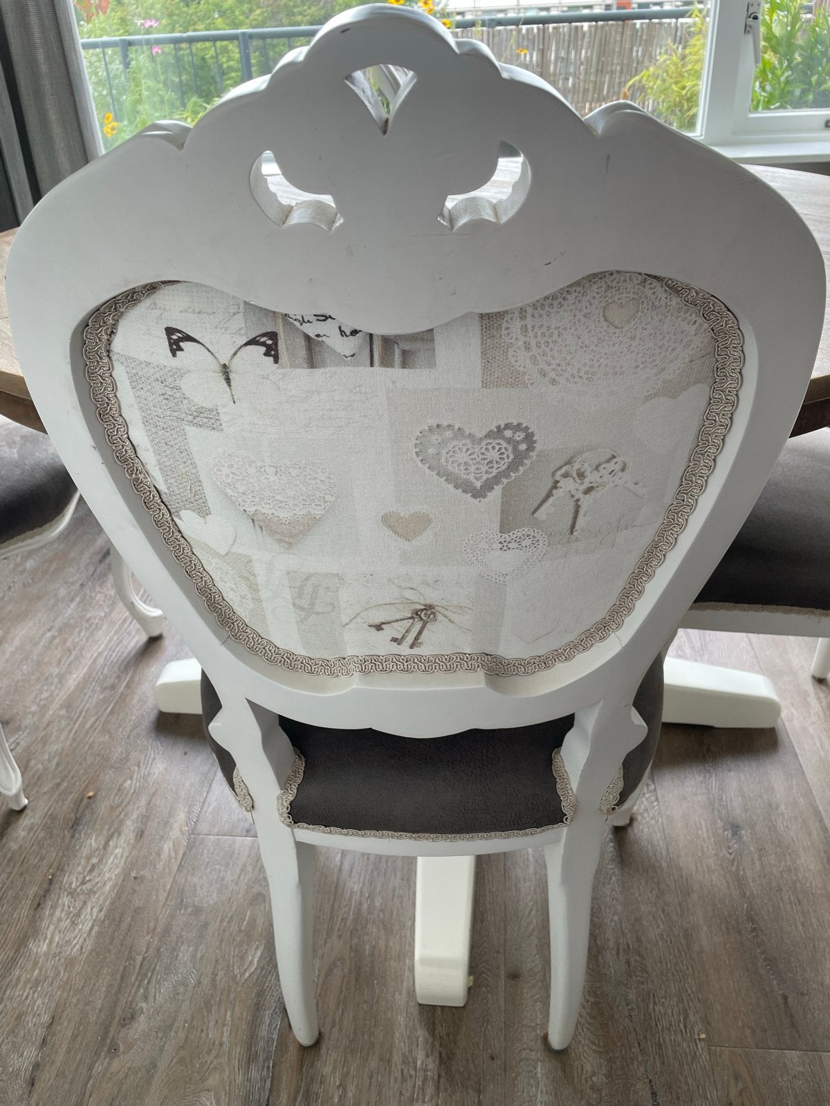 Gratis: Ronde/Ovale tafel met 4 stoelen, Ophalen, Gebruikt, 100 tot 150 cm, Rond