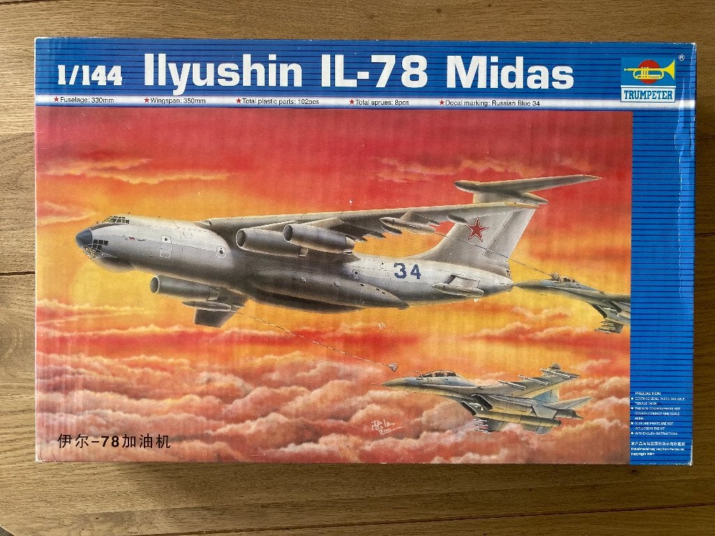 1/144 Trumpeter Ilyushin Il-78 Midas, Hobby en Vrije tijd, Overige merken, 1:144 tot 1:200, Ophalen of Verzenden, Zo goed als nieuw