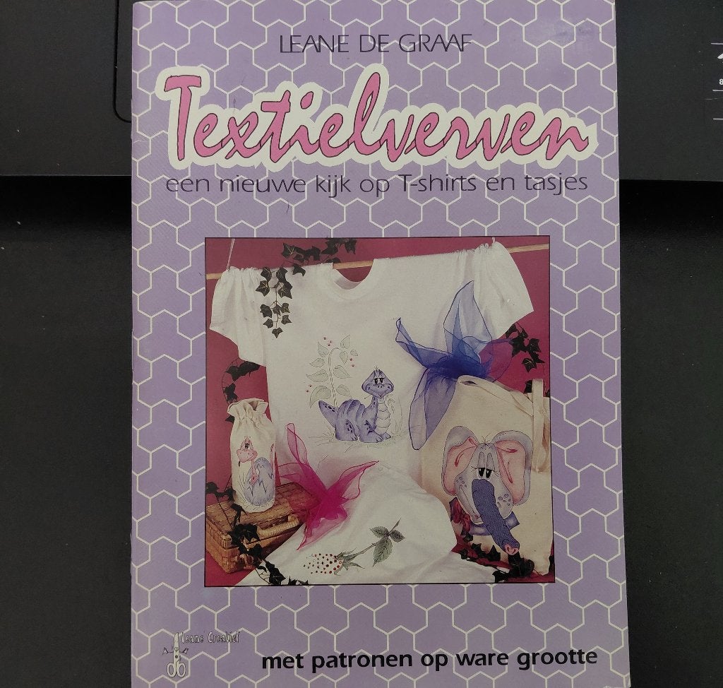 Textiel verven, 2 leuke boekjes, nieuwstaat., Hobby en Vrije tijd, Schilderen, Zo goed als nieuw, Overige typen, Verzenden
