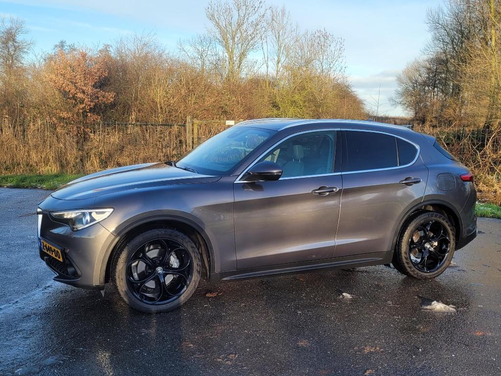 Super nette Stelvio 2.2 JTDm / 240 pk en 520 Nm!!, Auto's, Alfa Romeo, Automaat, 745 kg, Achterwielaandrijving, 4 cilinders