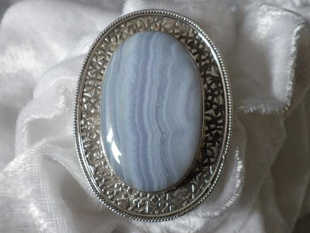 Prachtige Super Grote Ring met Chalcedoon en bewerkte rand, Verzenden, Zilver, Ring, Met edelsteen