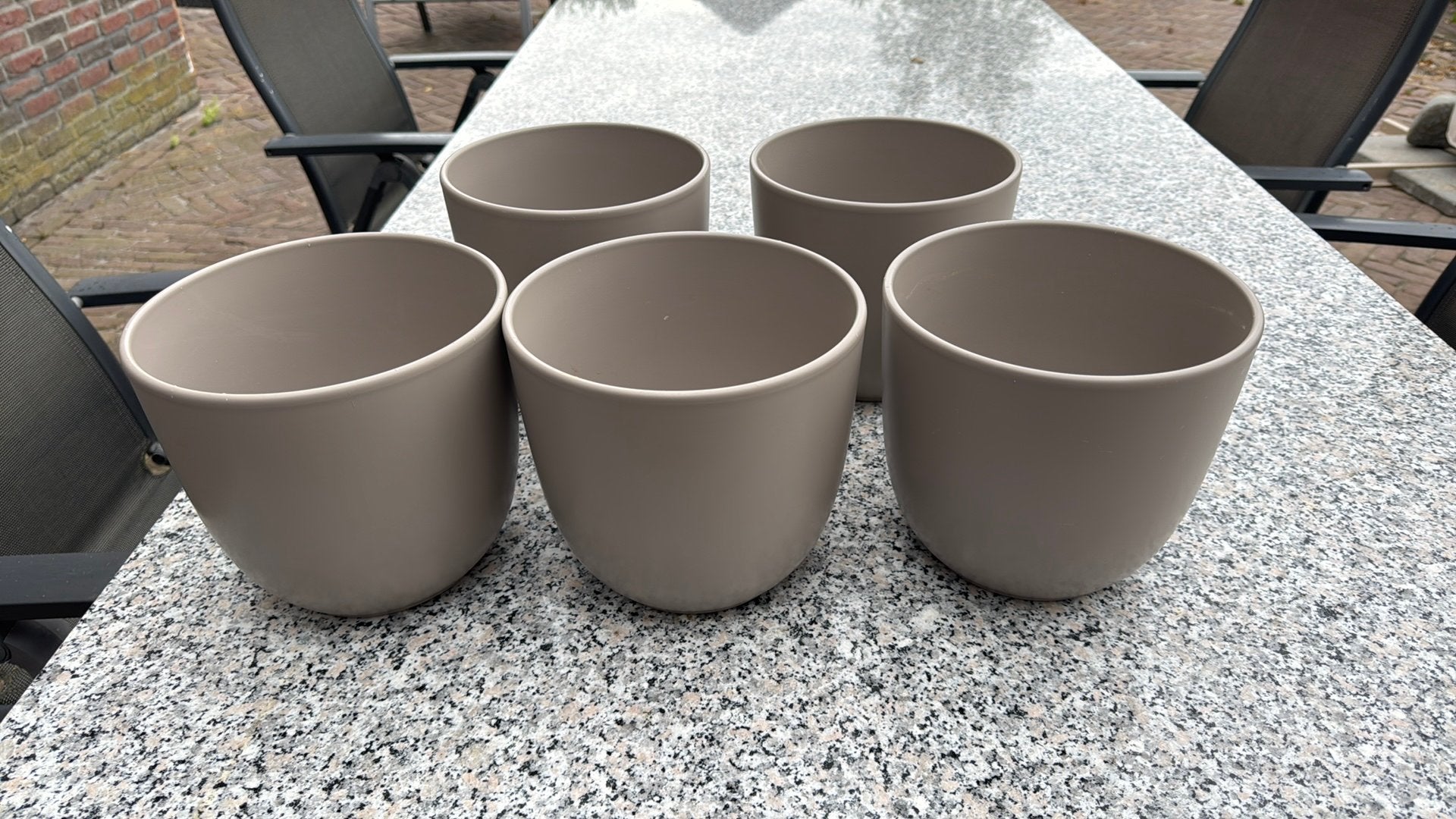 Taupekleurige bloempotten 5 stuks, Ophalen, Rond, Binnen, Zo goed als nieuw