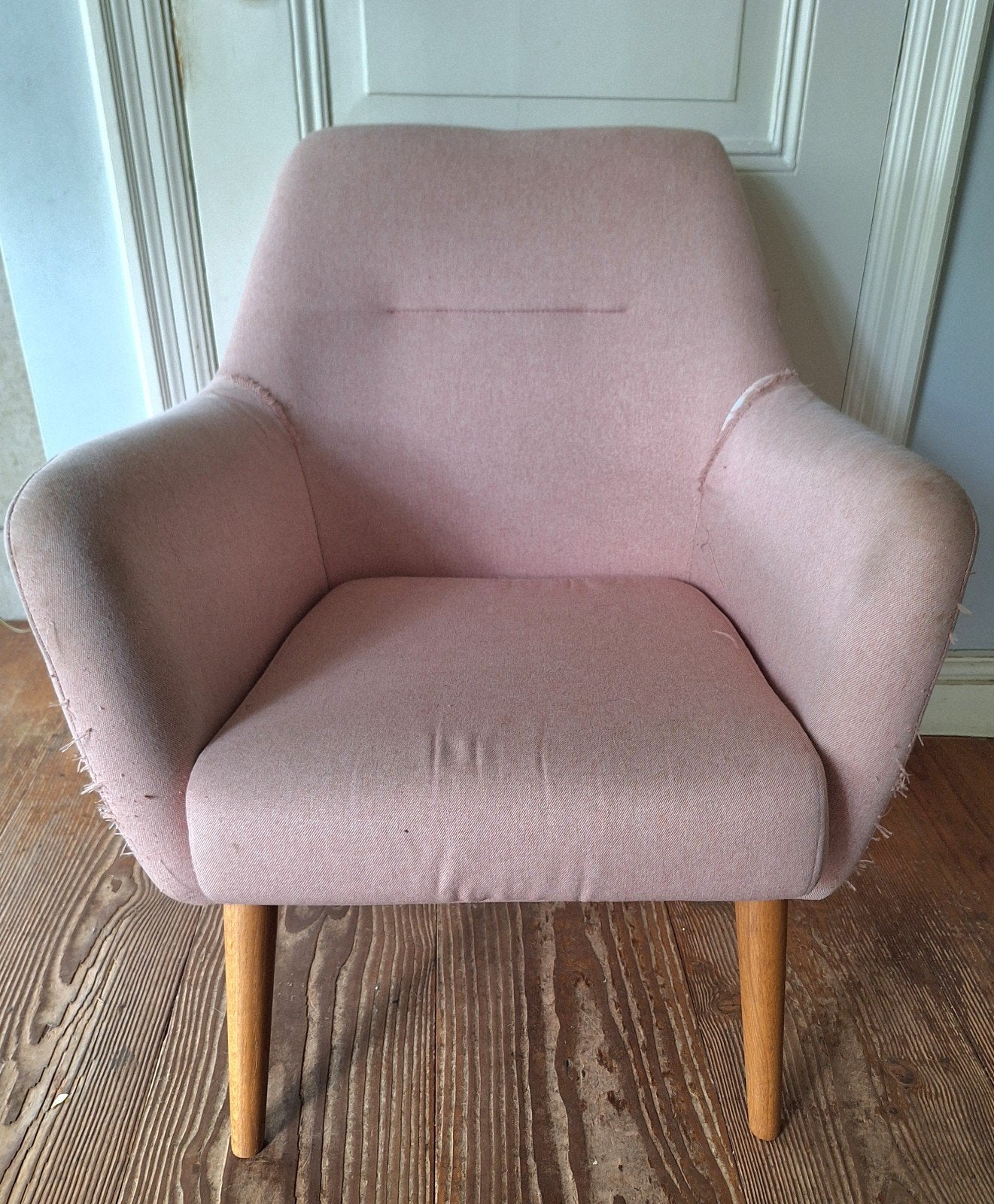 GRATIS OPKNAPPER lekker zittende hoge lichtrose stoel, Ophalen, Gebruikt, Minder dan 75 cm, 60's
