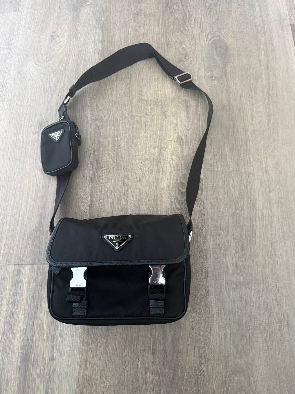 Prada messenger tas, Sieraden, Tassen en Uiterlijk, Tassen | Schoudertassen, Ophalen of Verzenden, Zo goed als nieuw, Zwart