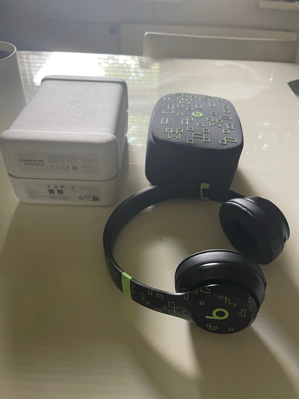 Beats Solo 4 Hoofdtelefoon - Draadloos - Zwart/Groen, Audio, Tv en Foto, Koptelefoons, Bluetooth, Beats, On-ear, Ophalen of Verzenden