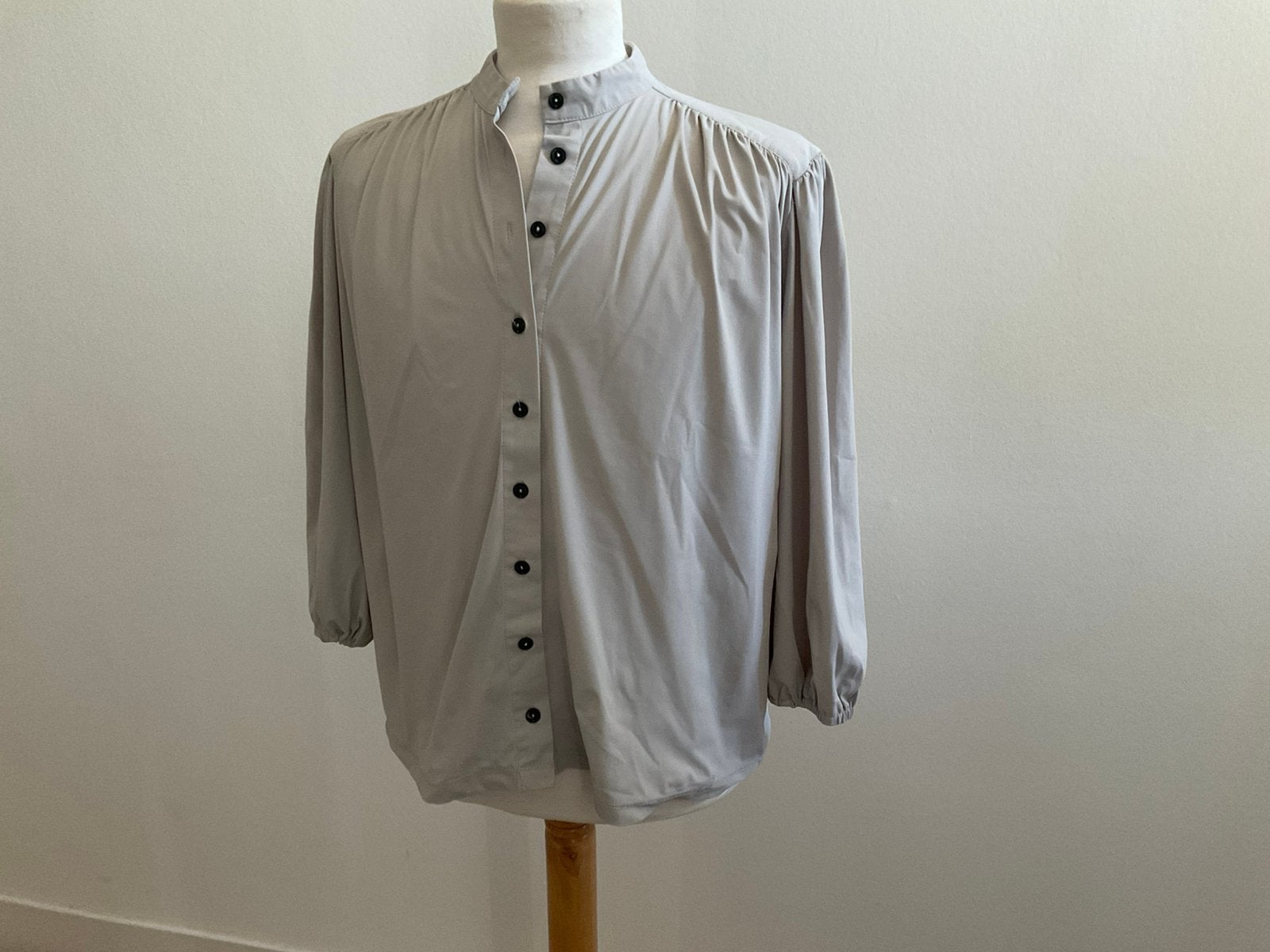 Jane Lushka blouse travelstof maat S, Kleding | Dames, Ophalen of Verzenden, Zo goed als nieuw, Maat 38/40 (M), Blauw