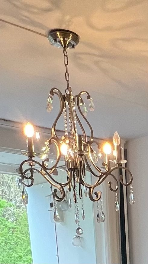 Elegante kroonluchter met kristallen details, Ophalen, Zo goed als nieuw, Metaal