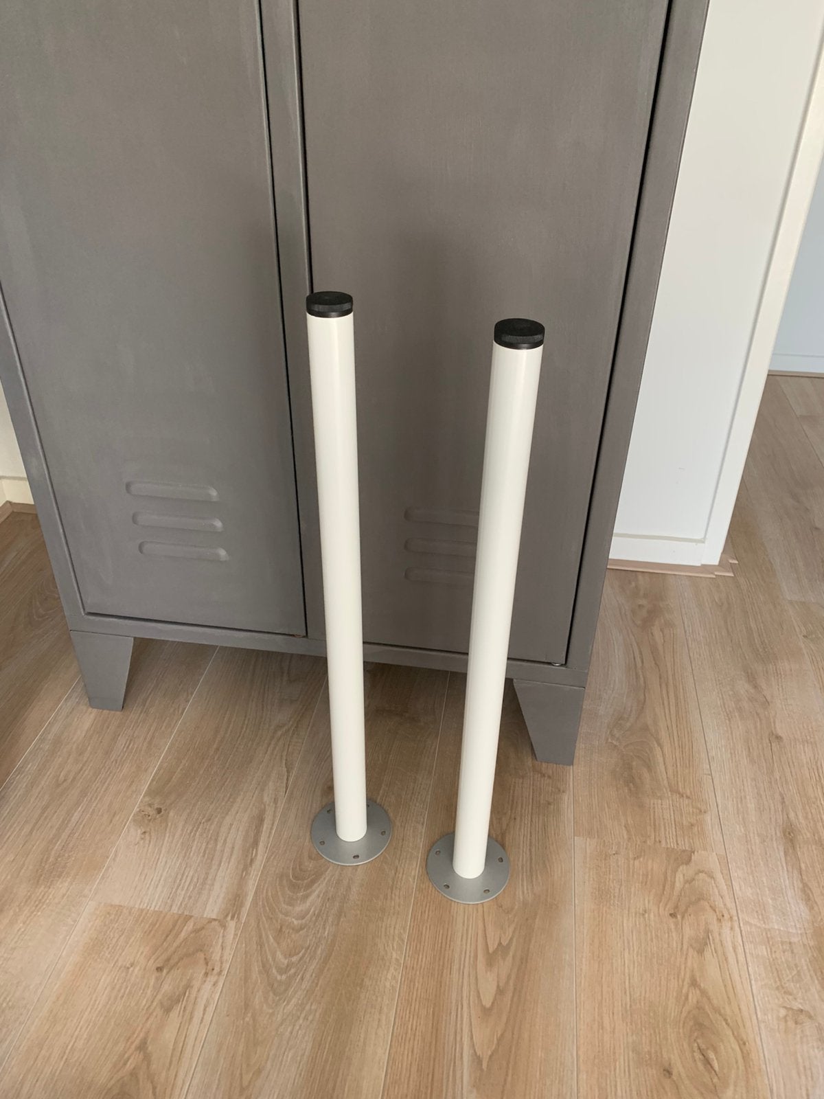 2 ikea tafelpoten Adils, Ophalen, Zo goed als nieuw, Rond, 50 tot 100 cm