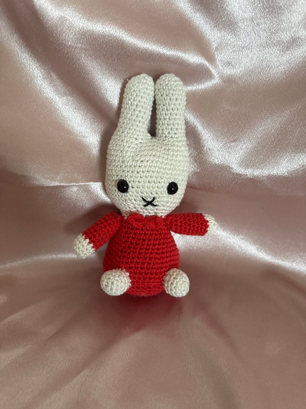 Gehaakte Nijntje knuffel rood/wit - Handgemaakt, Overige merken, Konijn, Nijntje, Zo goed als nieuw