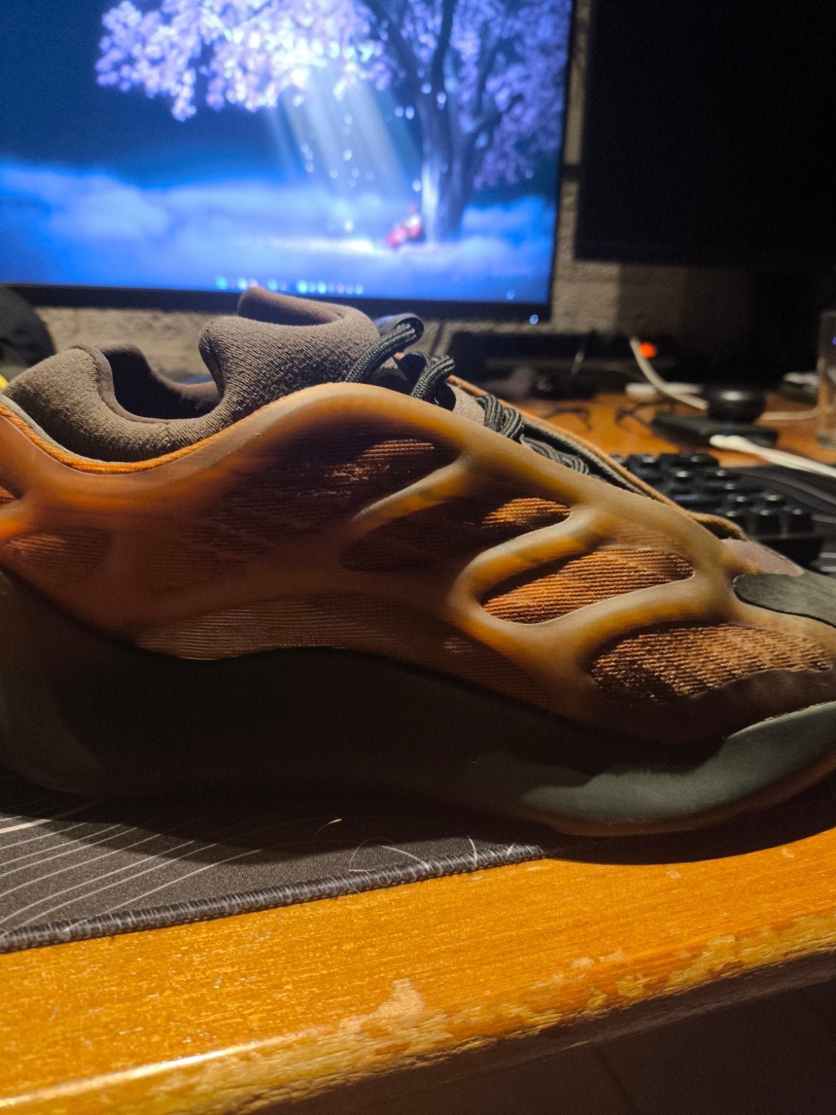 Adidas Yeezy 700 V3 copper fade- Maat 42 - gebruikt echt met, Bruin, Ophalen of Verzenden, Adidas Yeezy, Sneakers of Gympen