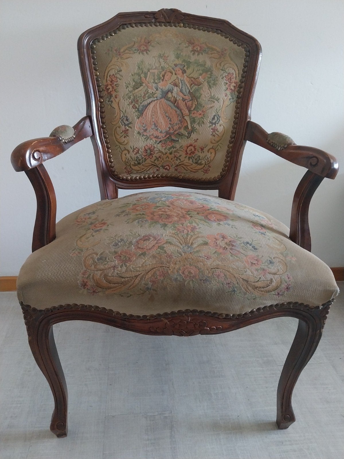 Antieke fauteuil met geweven bekleding, Ophalen