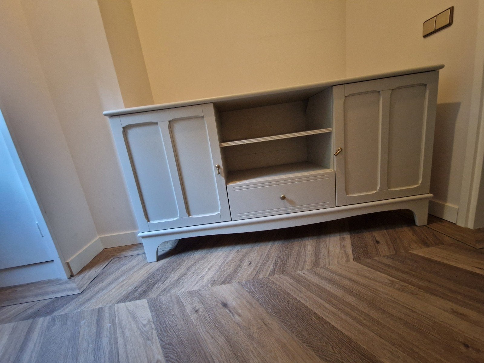 IKEA Lommarp Dressoir / TV-meubel - Zo goed als nieuw, Ophalen, Met deur(en), 150 tot 200 cm, Modern klassiek