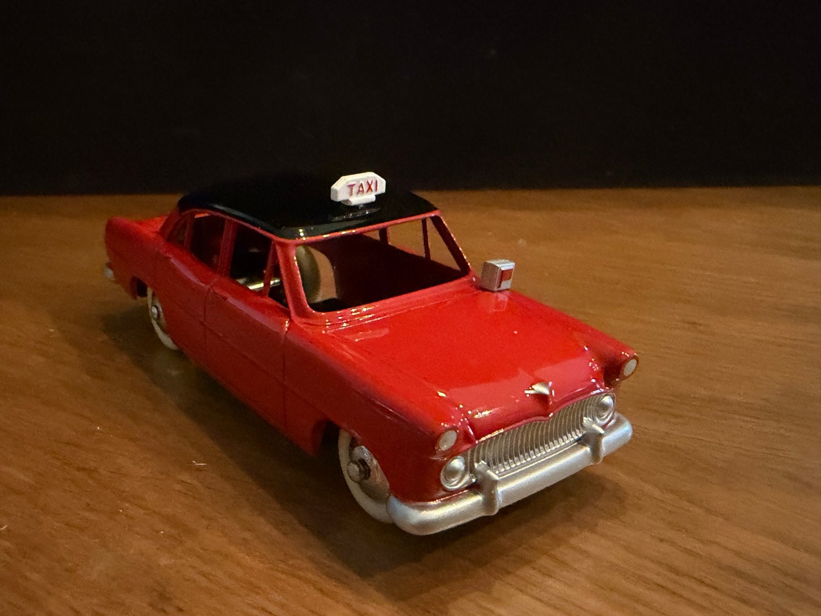 Dinky Toys Simca Versailles Taxi (Prototype) - Rood, Ophalen of Verzenden, Zo goed als nieuw, Auto, Overige merken