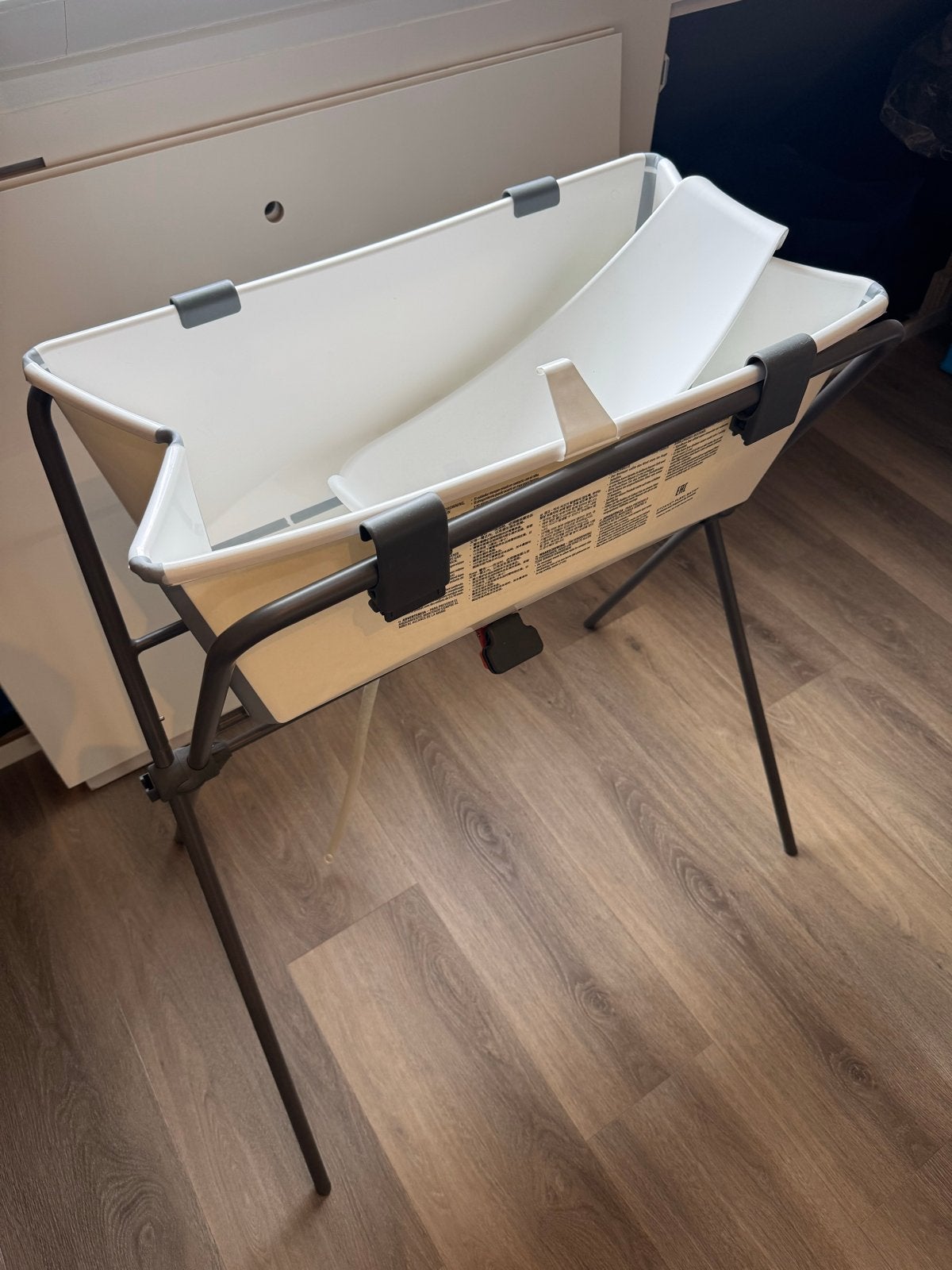 Stokke Flexi Bath opvouwbaar babybadje met standaard, Zo goed als nieuw, Badje, Standaard, Ophalen